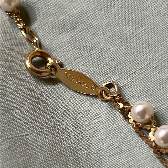 Napier vintage Pearl and Gold Necklace - Picture 2 of 3